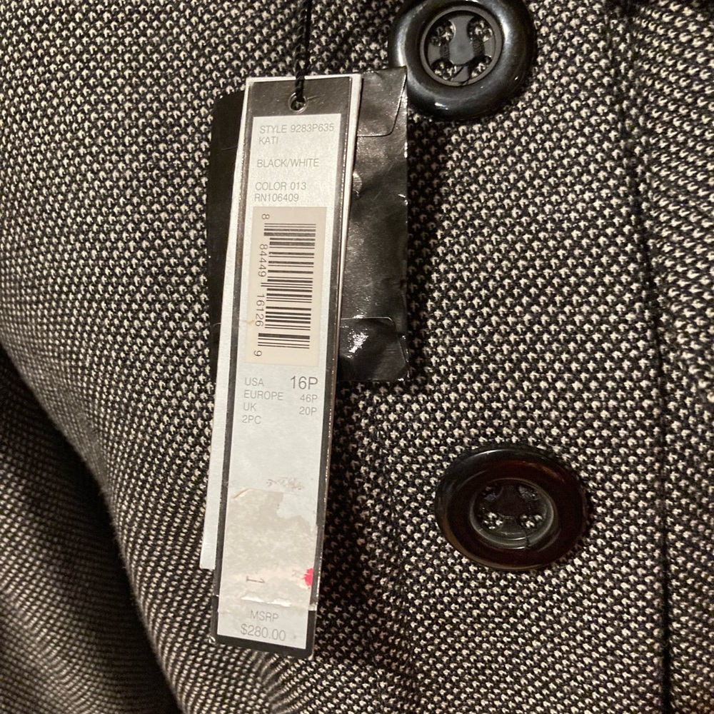 TAHARI ARTHUR S. LEVINE Black & Gray, Long Sleeve, 2 Piece Suit Sz. 16P NWT! - Picture 6 of 7